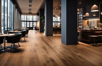 Geölte Massivholzdielen in gewerblichen Räumen: Stilvolle Präsentation