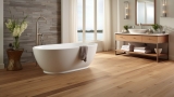 Massivholzdielen in Badezimmern: Natürliche Schönheit und Wasserbeständigkeit
