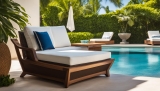 Poolside-Möbel aus Holz: Hochwertige und langlebige Möbel für Ihren Außenbereich